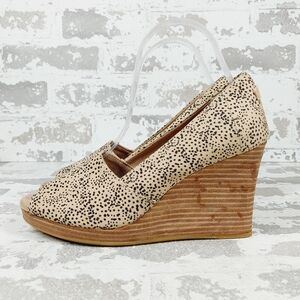 NEW Toms Michelle Cheetah Print Peep Toe Platform Wedges F231
